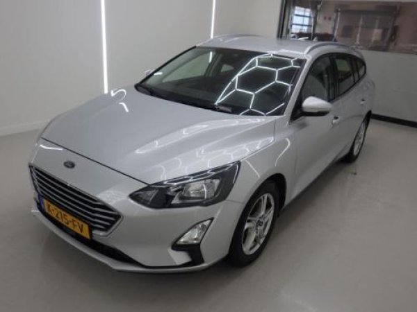 Ford Focus 1.0 EcoBoost Hybrid Trend Edition Business 2020 - voorkant