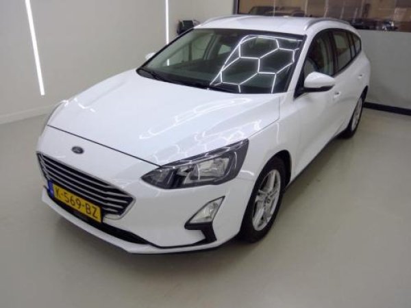 Ford Focus 1.0 EcoBoost Hybrid Trend Edition Business 2020 - voorkant