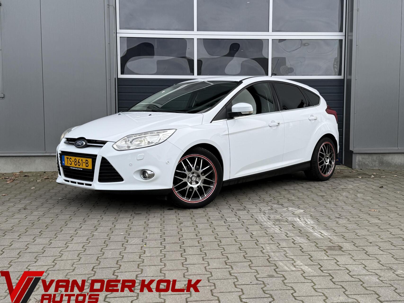 Ford Focus 1.0 EcoBoost Titanium | Camera | Xenon | Lichtmetaal | Climate | Stoelverwarming |  Sensoren 2013 - voorkant