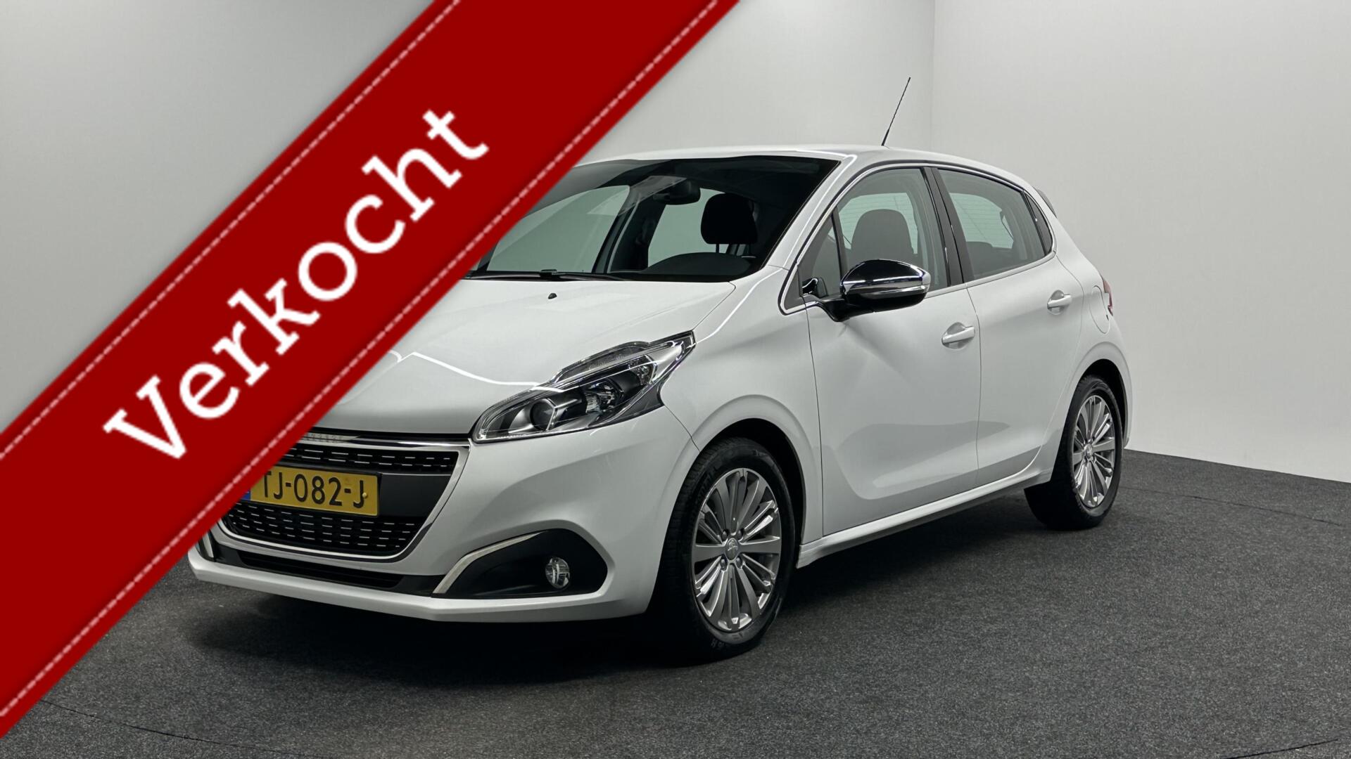 Peugeot 208 1.2 PureTech Blue Lease Allure NAVI LM ECC CRUISE. 2018 - voorkant