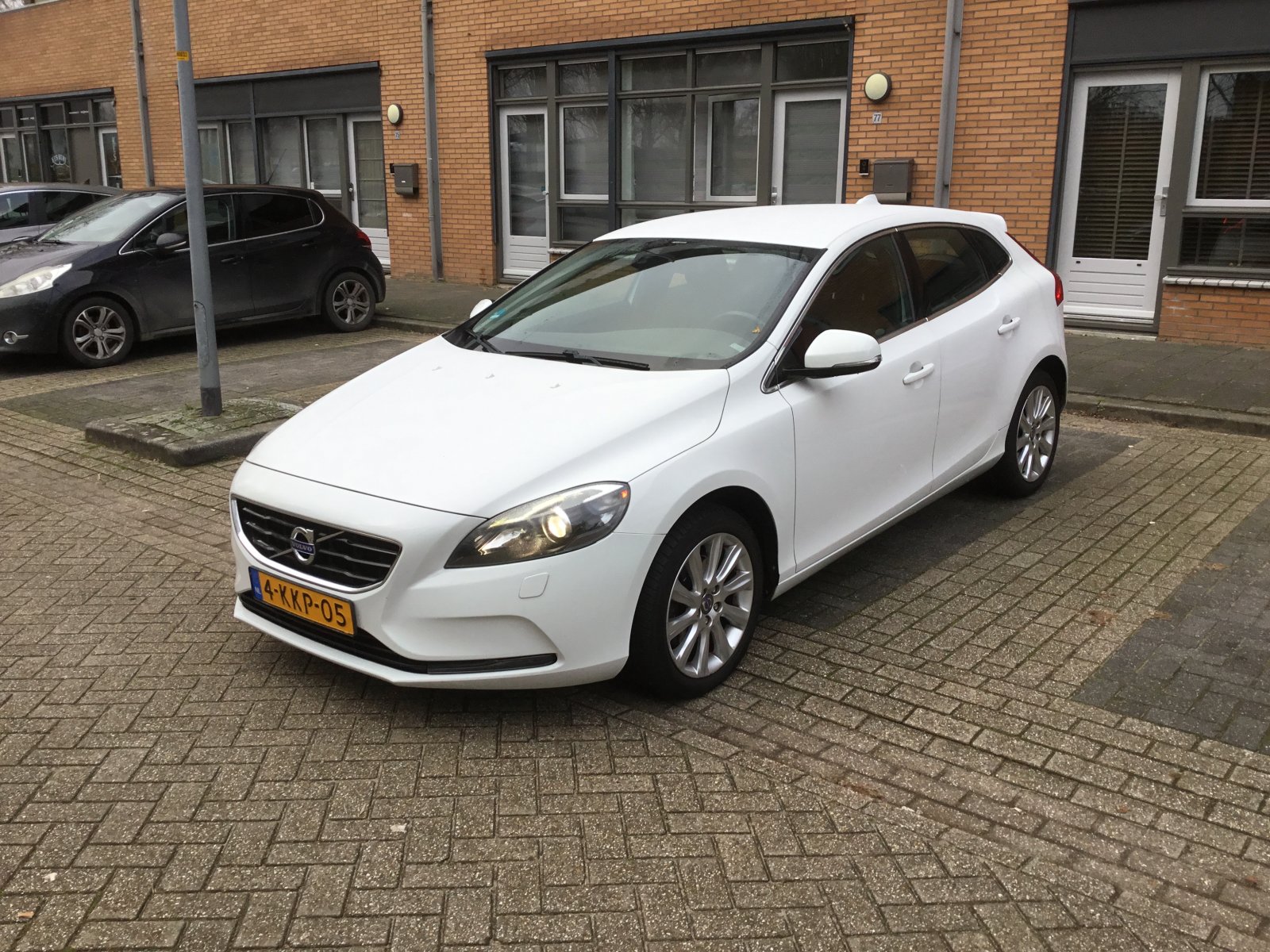 Volvo V40 1.6 T4 Momentum 2013 - voorkant