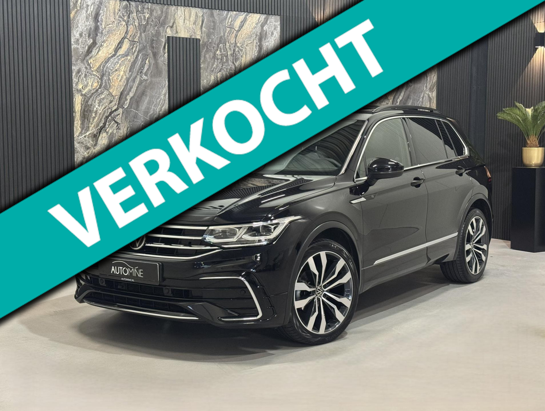 Volkswagen Tiguan 1.5 TSI 3x R-line|PANO||KEYLESS|SFEER|ACC|BOMVOL 2020 - voorkant