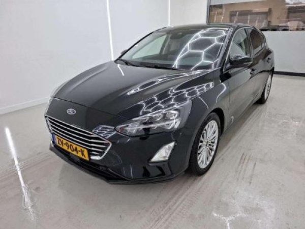 Ford Focus 1.0 EcoBoost Titanium Business 2019 - voorkant