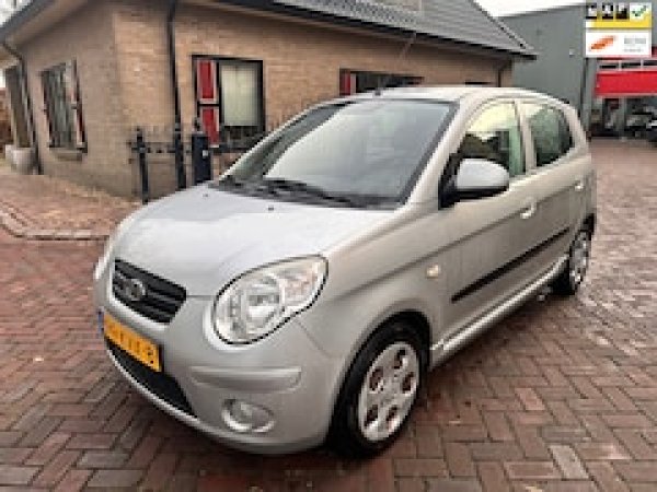 Kia Picanto 1.0 Seven 2010 - voorkant