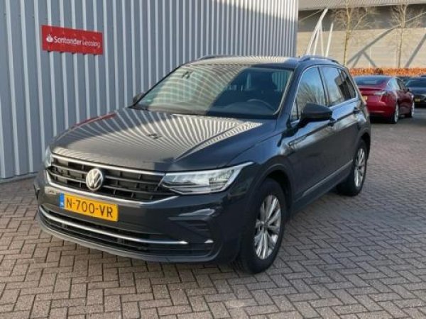 Volkswagen Tiguan 1.5 TSI Life Business 2022 - voorkant