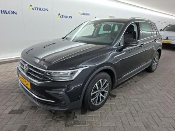 Volkswagen Tiguan 1.5 TSI Life Business 2022 - voorkant