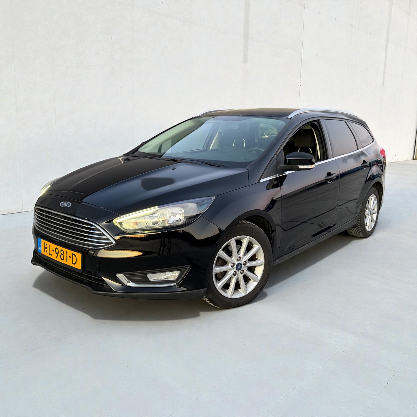 Ford Focus 1.0 Titanium 1e eigenaar dealer onh 2017 - voorkant