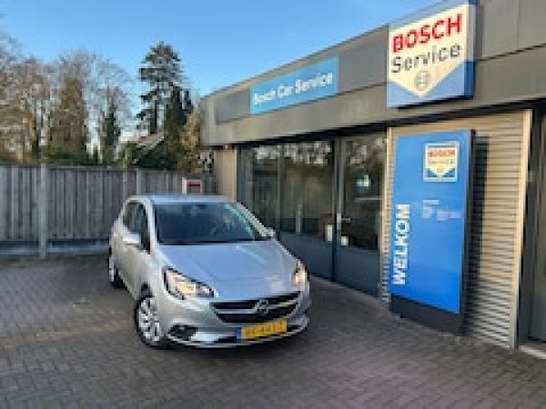 Opel Corsa 1.4 Online Edition 2016 - voorkant