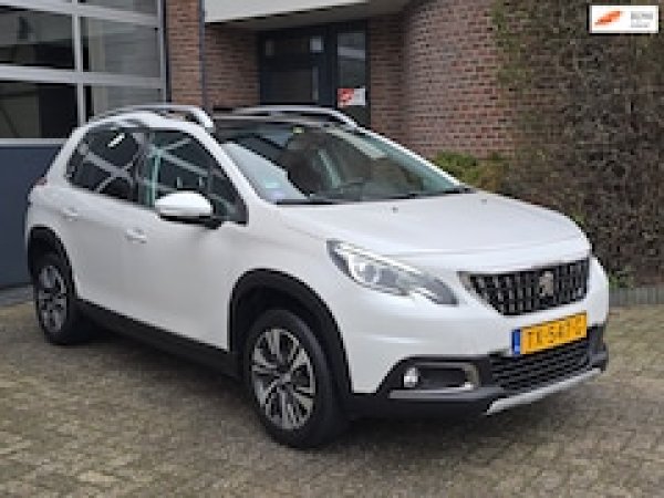 Peugeot 2008 1.2 PureTech GT-Line 2018 - voorkant