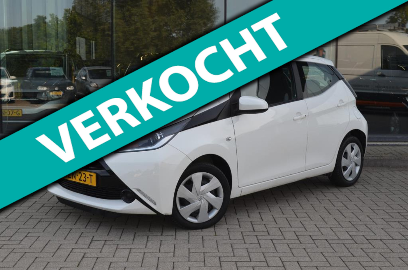 Toyota Toyota Aygo 1.0 VVT-i x-play | Airco | Bluetooth 2018 - voorkant