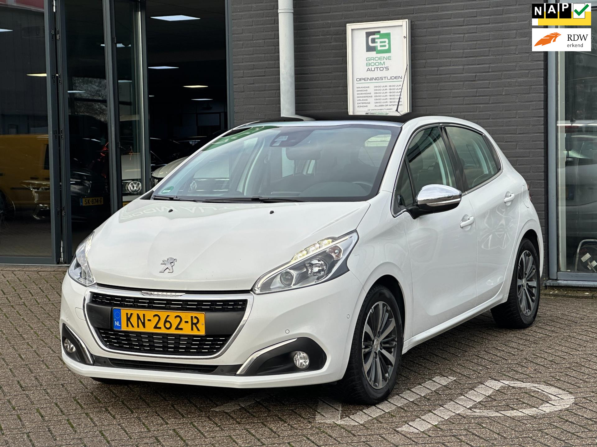 Peugeot 208 1.2 PureTech Allure 2016 - voorkant