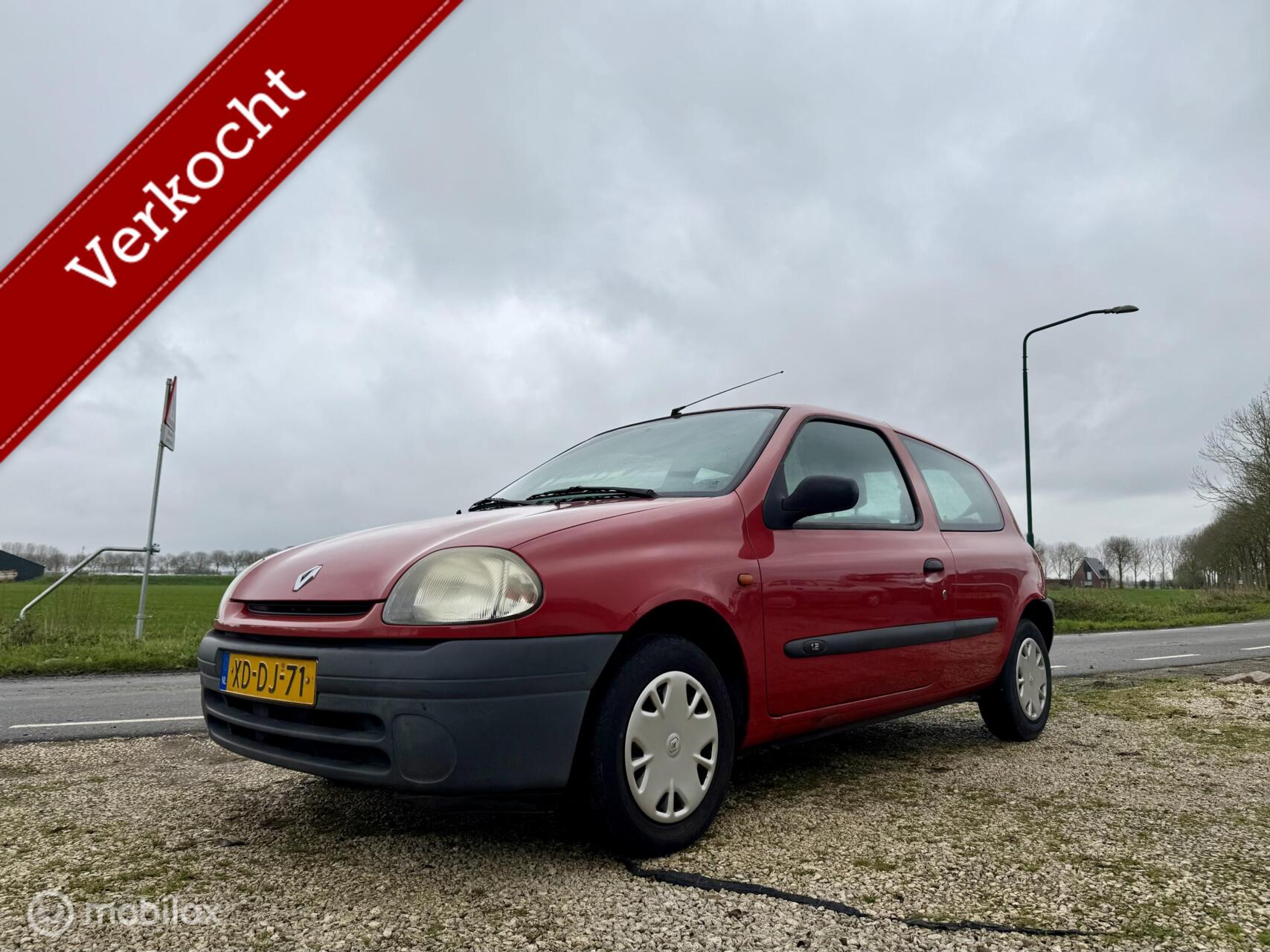 Renault Clio 1.2, APK Jan 2027, Zuinige auto, Nieuwe APK 1998 - voorkant