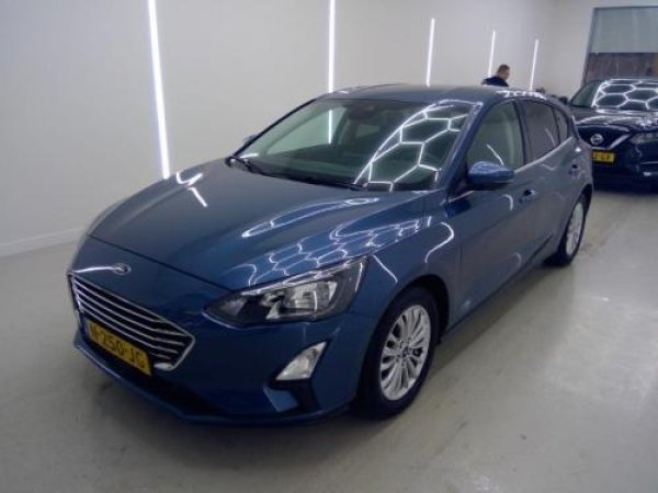 Ford Focus 1.0 EcoBoost Titanium X Business 2021 - voorkant