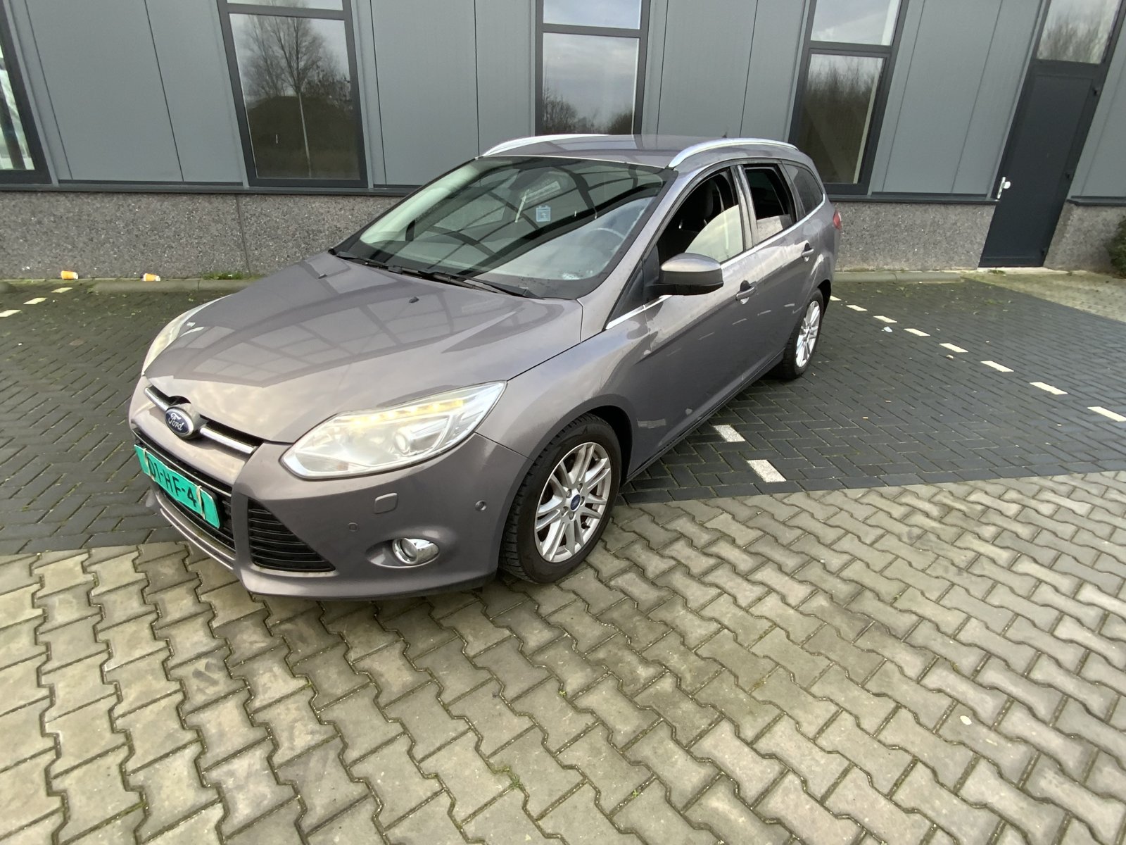 Ford Focus Wagon 1.0 EcoB. Titanium 2012 - voorkant