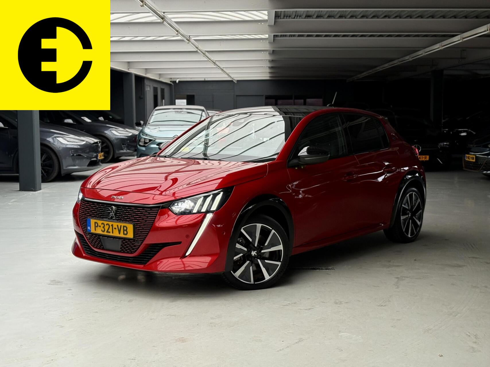 Peugeot 208 EV GT Pack 50 kWh | 95% SOH | Panoramadak | Camera 2022 - voorkant