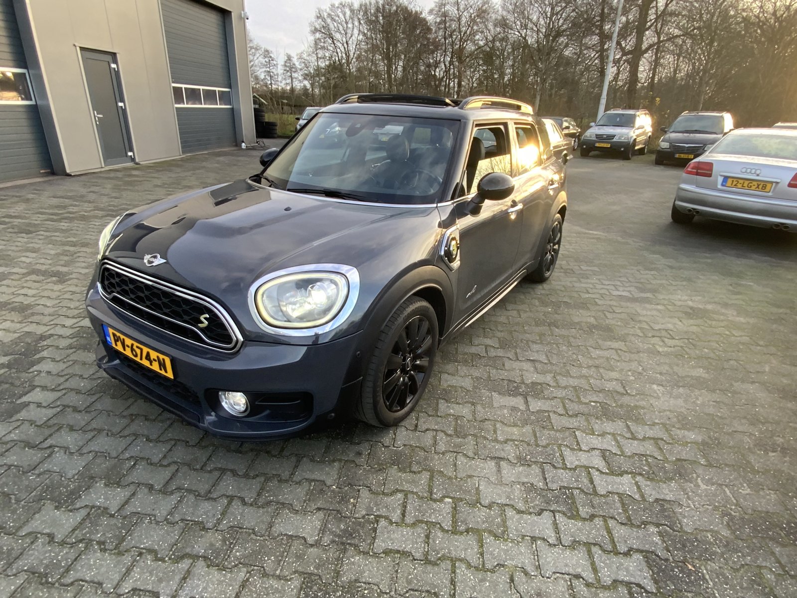 Mini Mini Countryman 2.0 Co.S E ALL4 Chil 2017 - voorkant