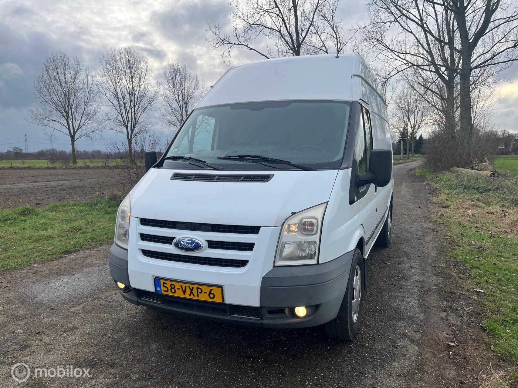 Foto van Ford Transit 350m FD Van 140 4.93