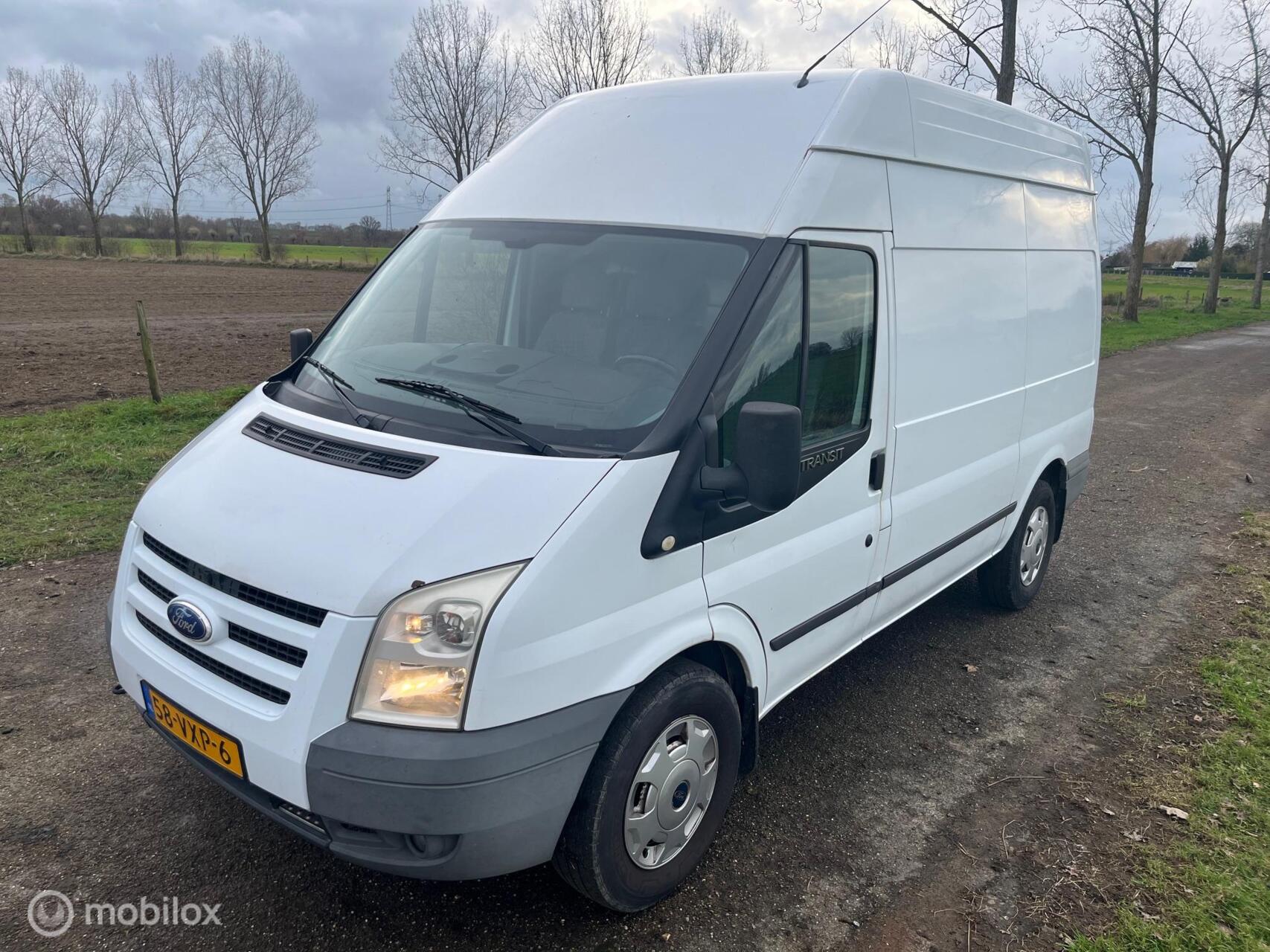 Foto van Ford Transit 350m FD Van 140 4.93