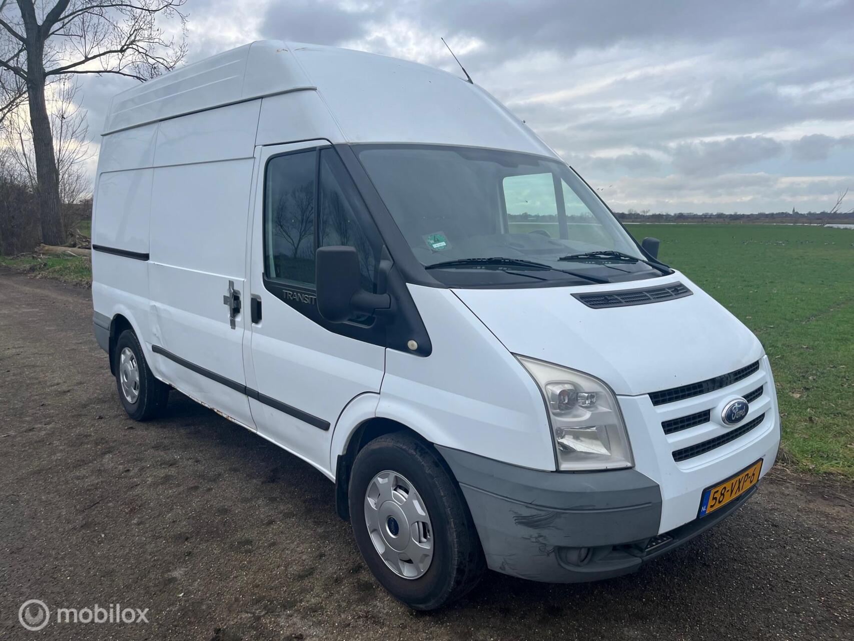Foto van Ford Transit 350m FD Van 140 4.93