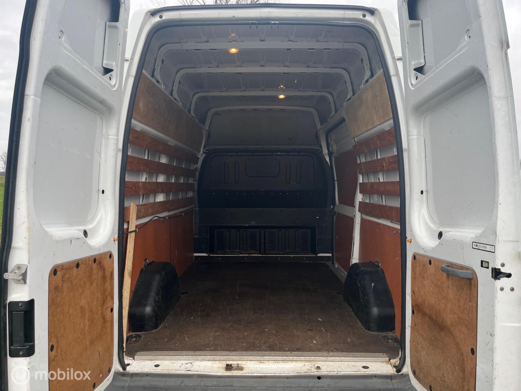 Foto van Ford Transit 350m FD Van 140 4.93