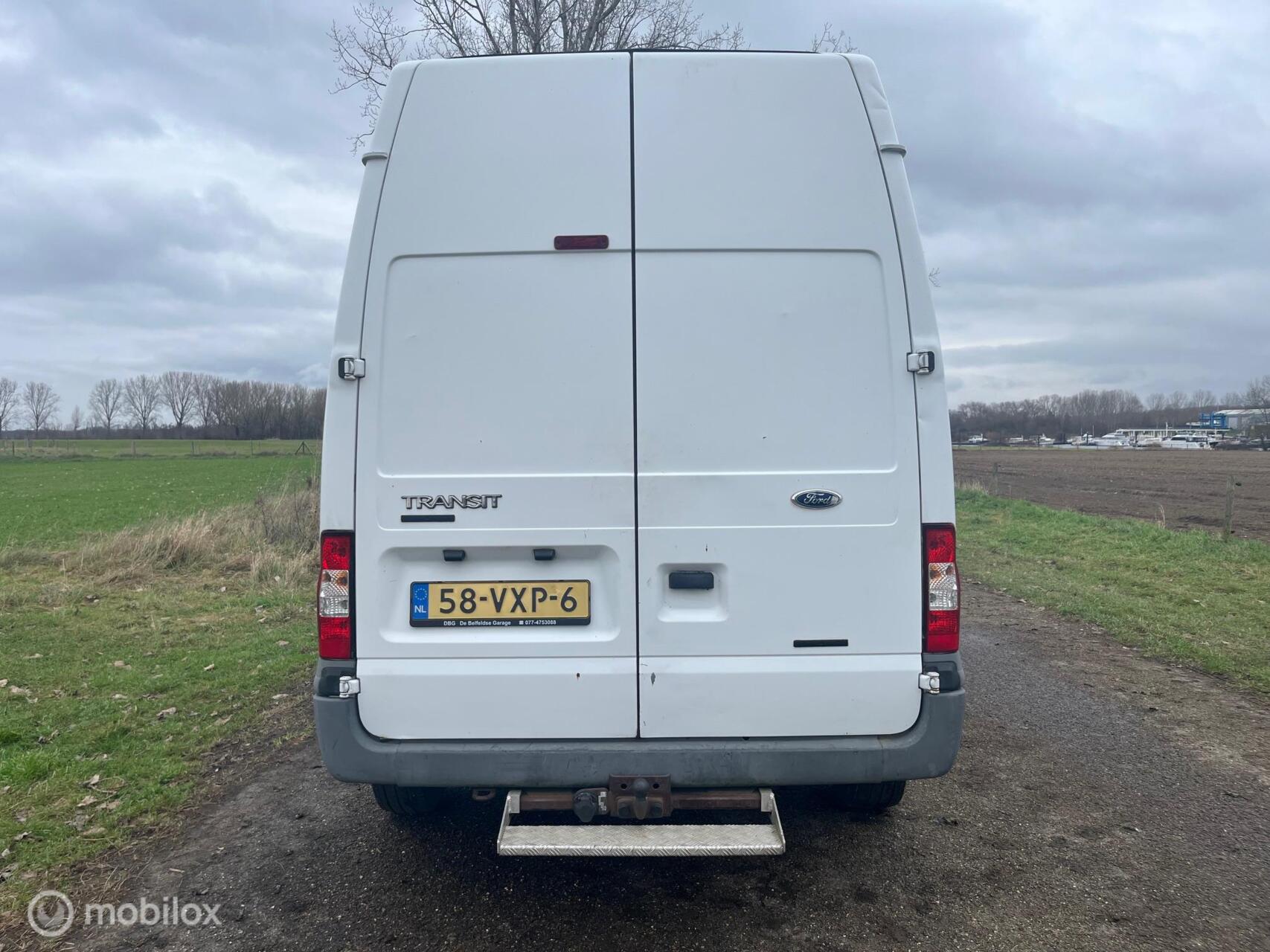 Foto van Ford Transit 350m FD Van 140 4.93