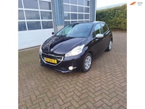Peugeot 208 1.2 PureTech Style Pack 2015 - voorkant