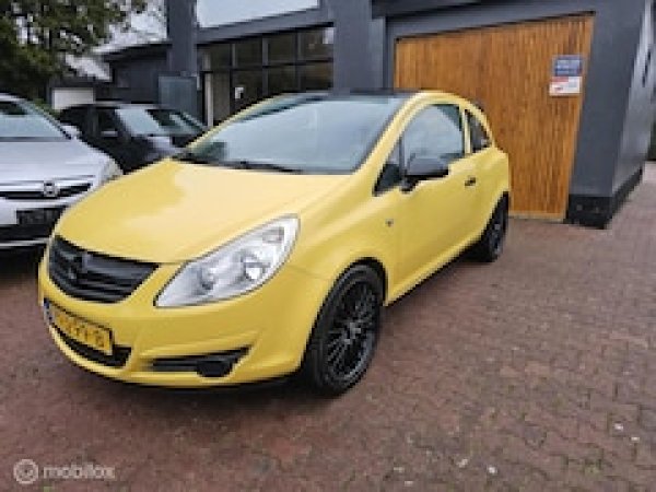 Opel Corsa 1.0-12V Essentia 2009 - voorkant