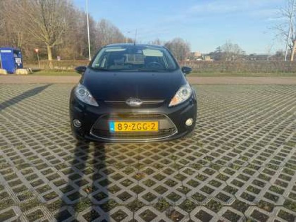 Ford Fiesta 1.25 Titanium 2012 - voorkant