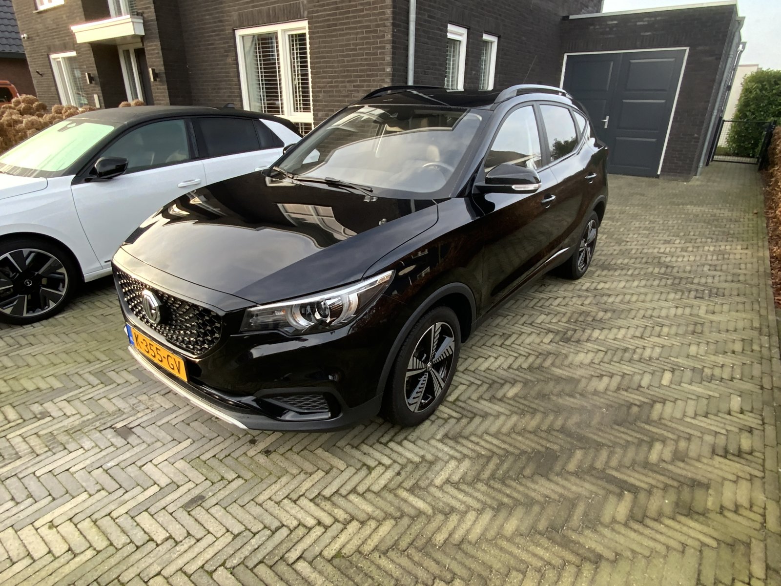 MG MG ZS EV Luxury 45 kWh 2020 - voorkant