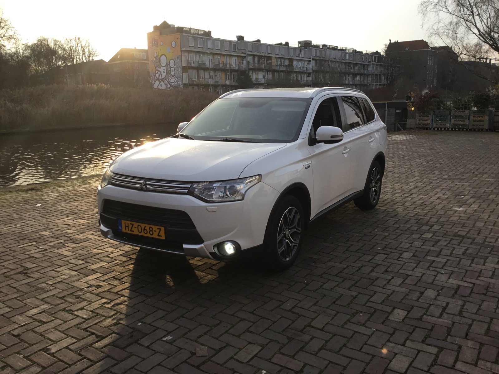 Mitsubishi Outlander 2.0 PHEV Instyle 2015 - voorkant