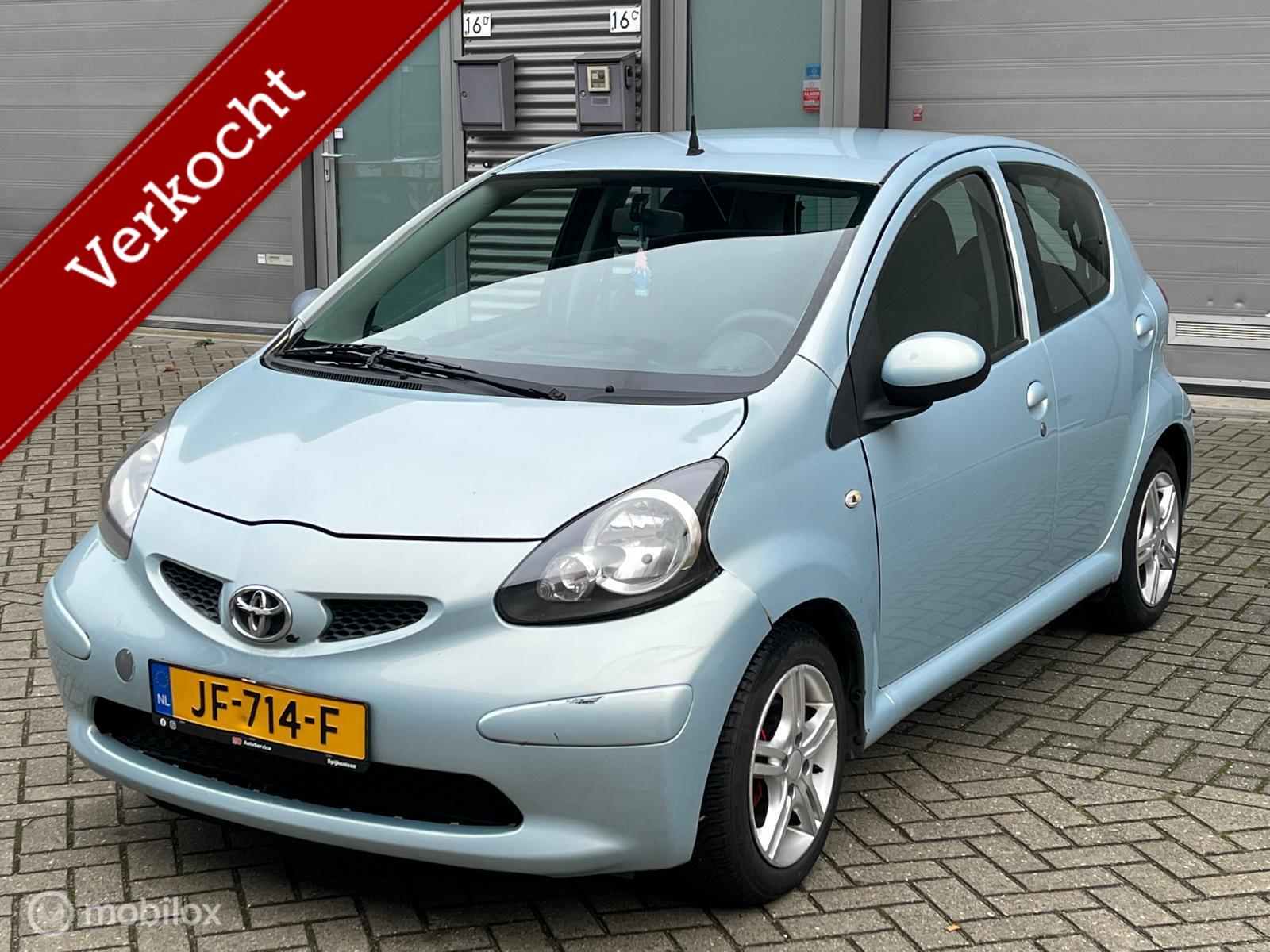 Toyota Toyota Aygo 1.0-12V + 2007 - voorkant