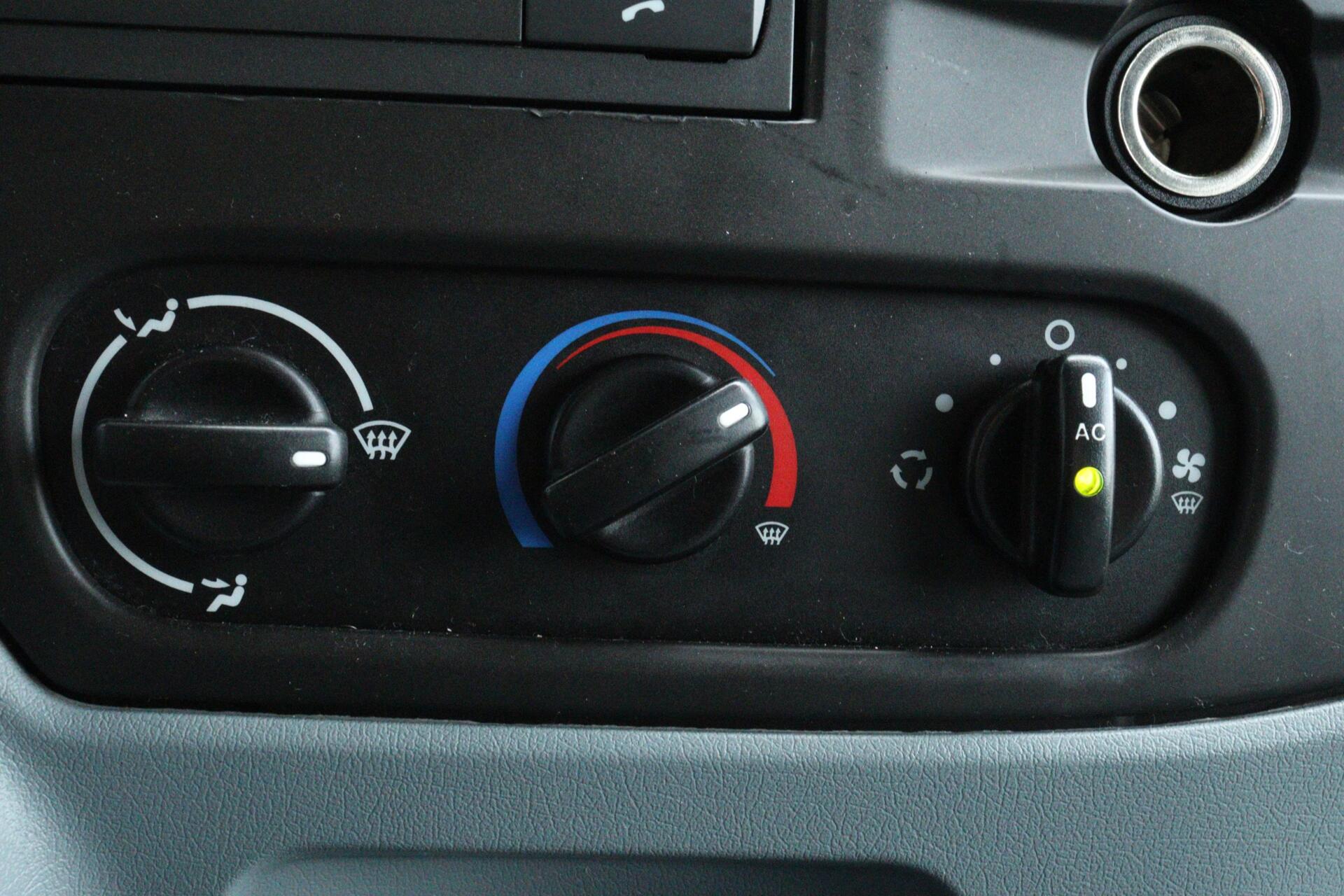 Foto van Ford Transit 260s Van 85dpf LR 4.23