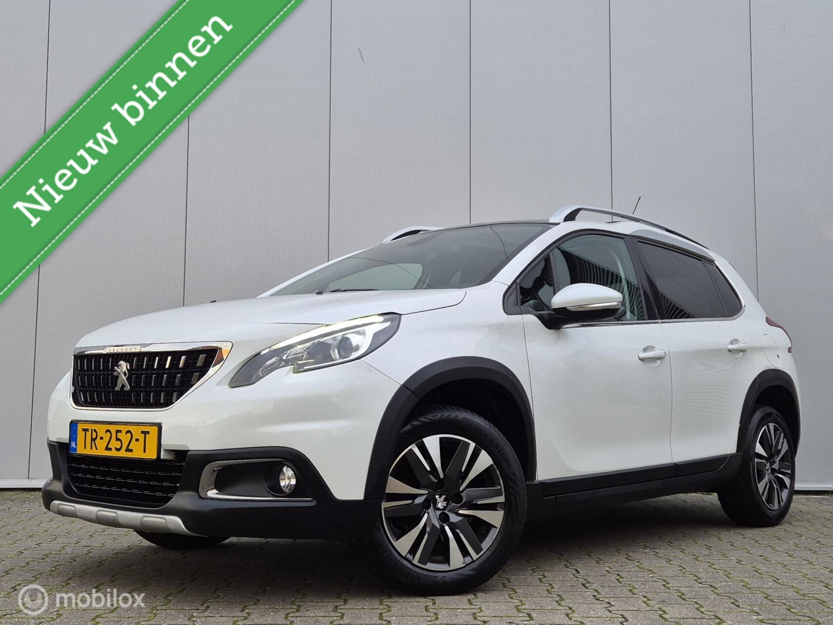 Peugeot 2008 1.2 PURETECH ALLURE/PANO/CAMERA/TREKHAAK/HALF LEDER/CLIMATE/16''LMV/LED 2018 - voorkant