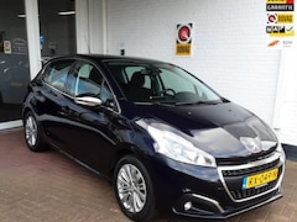 Peugeot 208 1.2 PureTech Blue Lease Executive 2018 - voorkant
