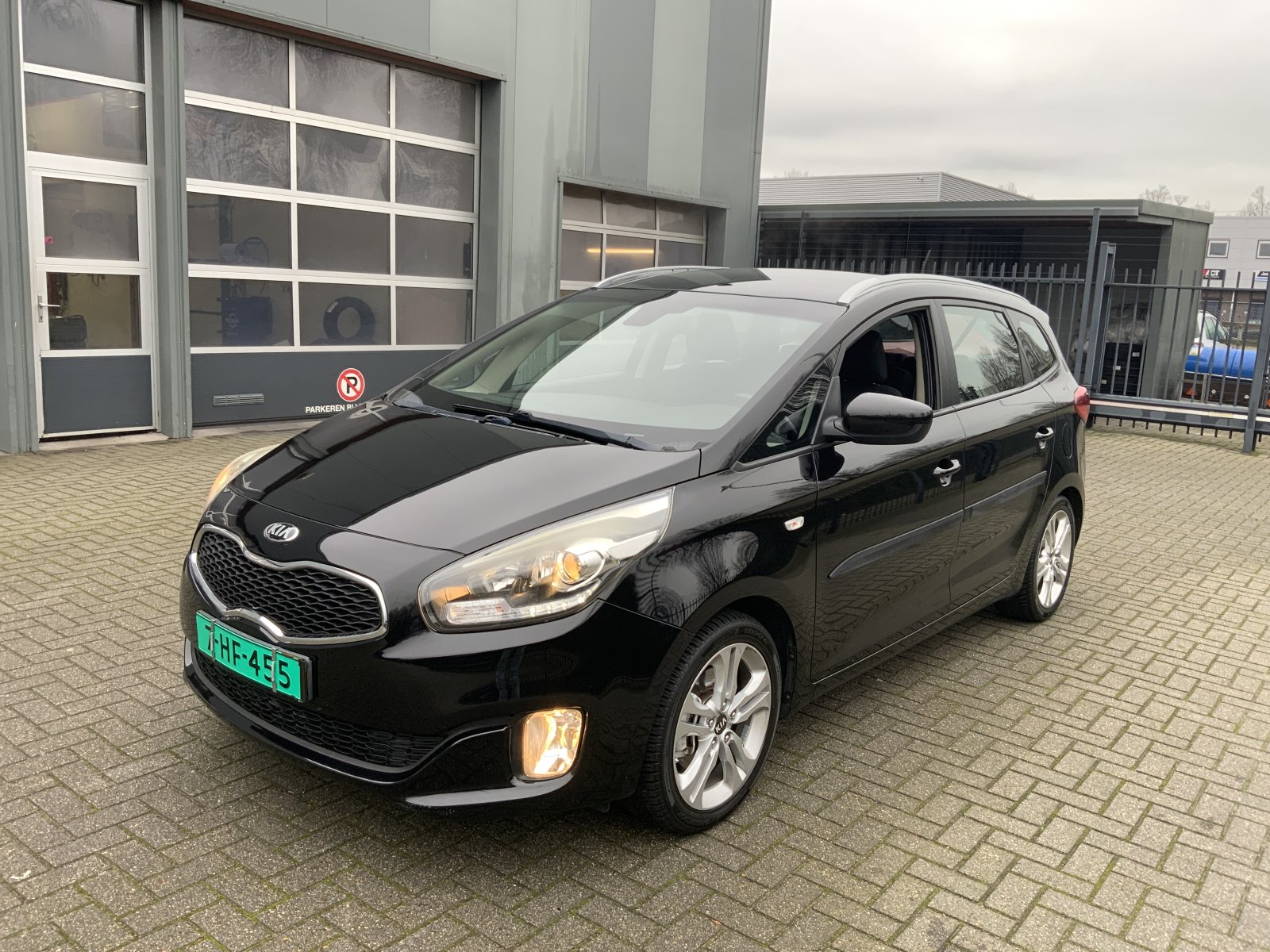Kia Carens 1.6 GDi ComfortLine 2015 - voorkant