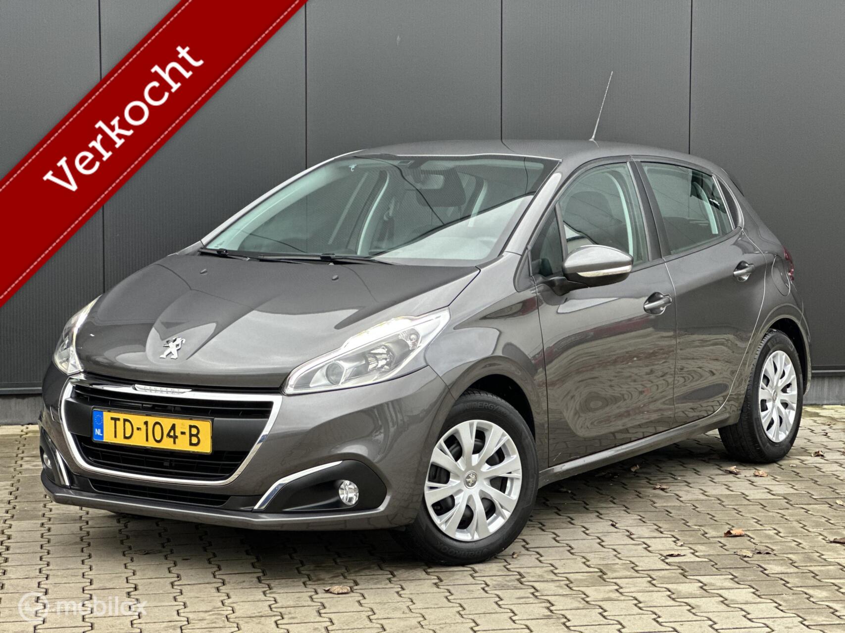 Peugeot 208 1.2 82PK  Blue Lease | CRUISE | CARPLAY | PDC | 2018 - voorkant