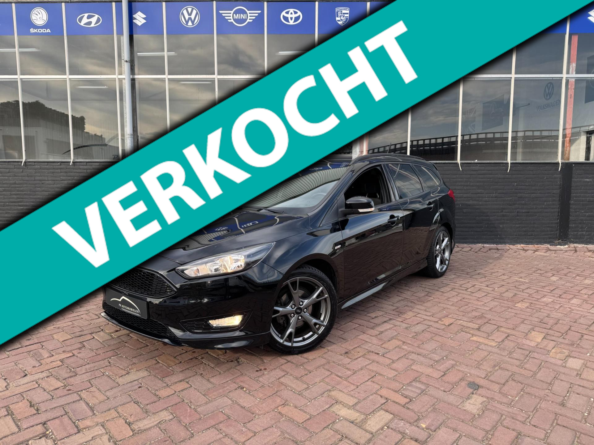 Ford Focus 1.0 ST-Line 140pk **Navi + Climate + Cruise** 2018 - voorkant