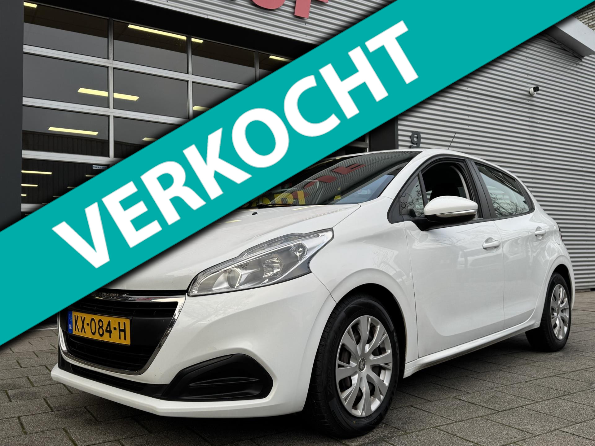Peugeot 208 1.6 BlueHDi Active 5Drs - Navigatie I Airco I Xenon I  Comfort pakket I APK 12-2026 2016 - voorkant