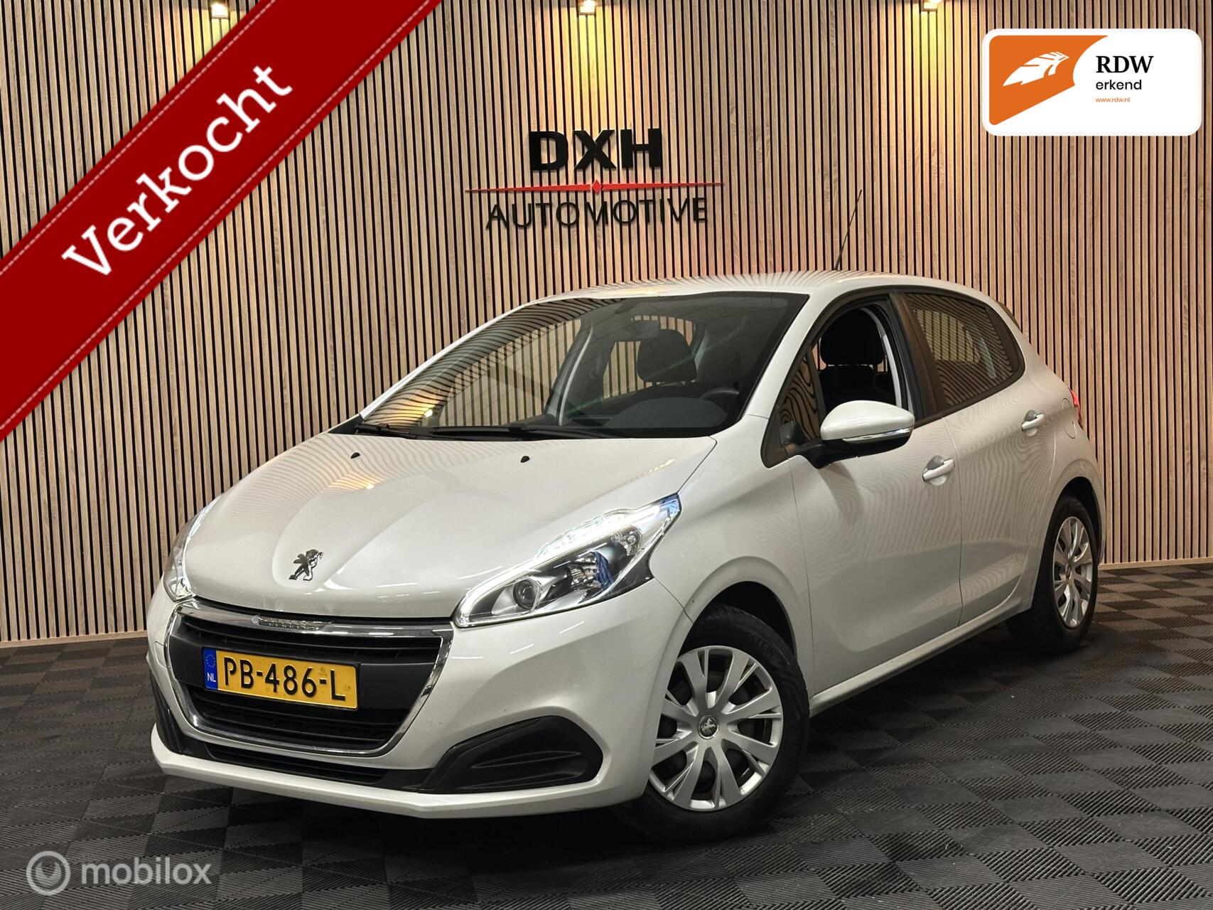 Peugeot 208 1.2 PureTech Executive 2eEIG CARPLAY DAB+ CRUISE 2017 - voorkant