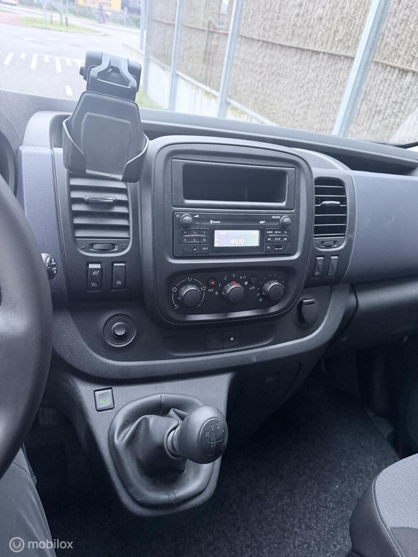 Foto van Opel Vivaro-b
