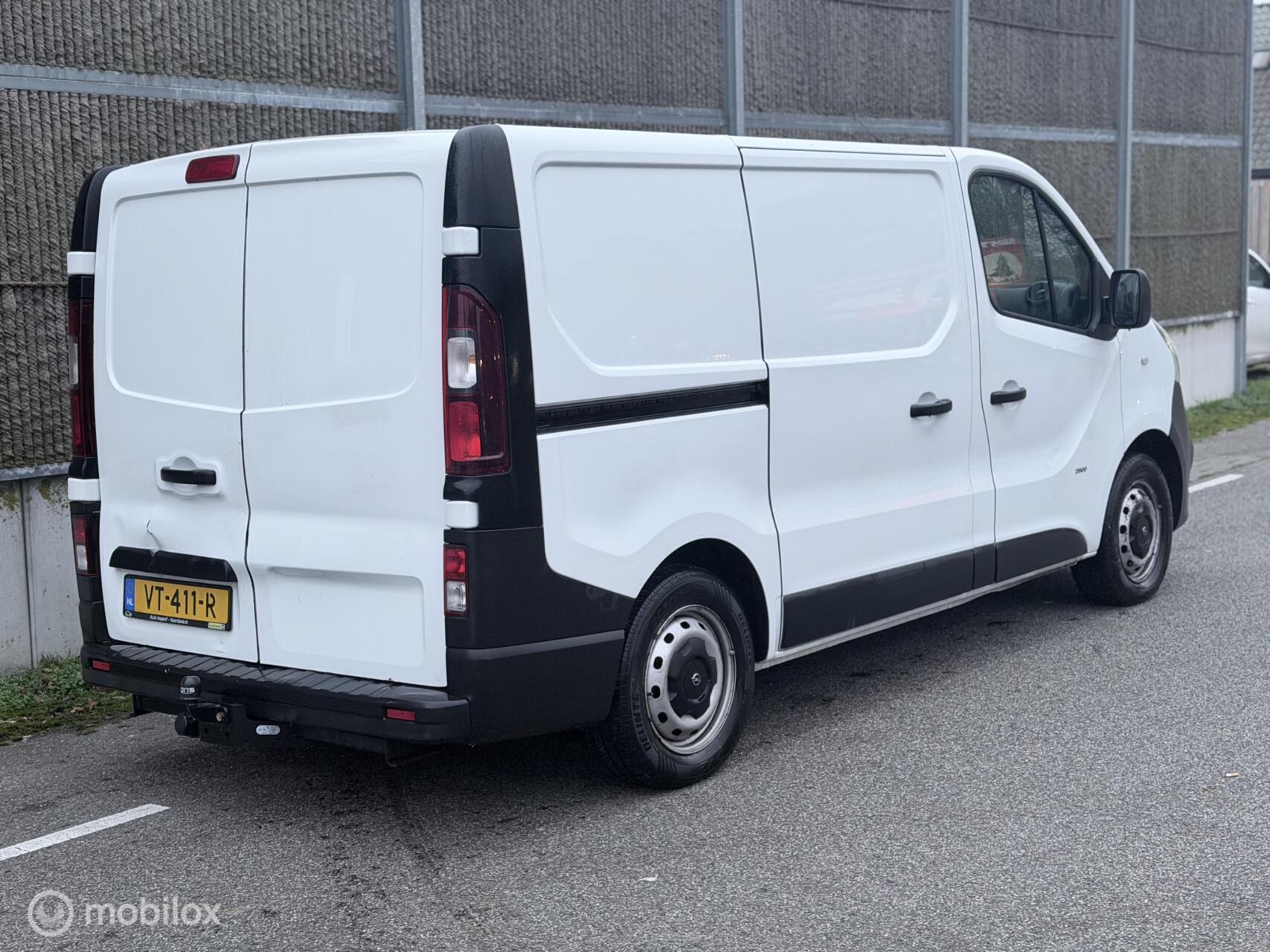 Foto van Opel Vivaro-b