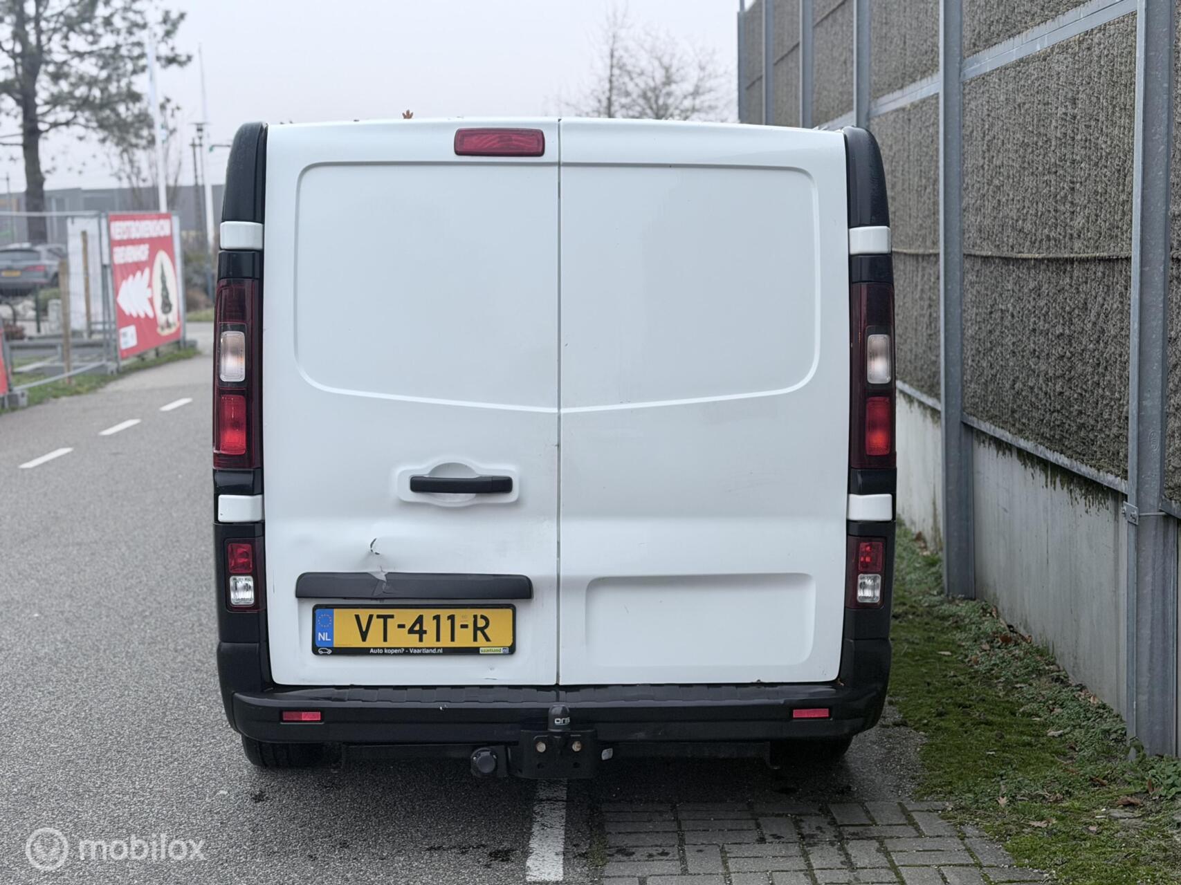 Foto van Opel Vivaro-b