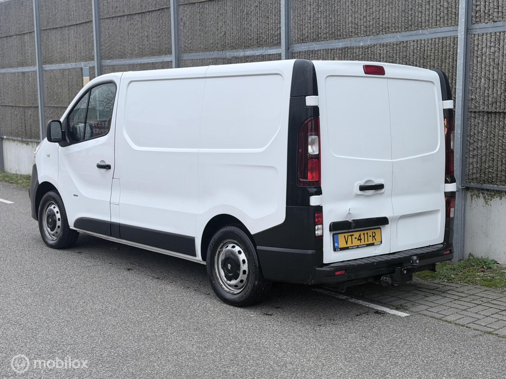 Foto van Opel Vivaro-b