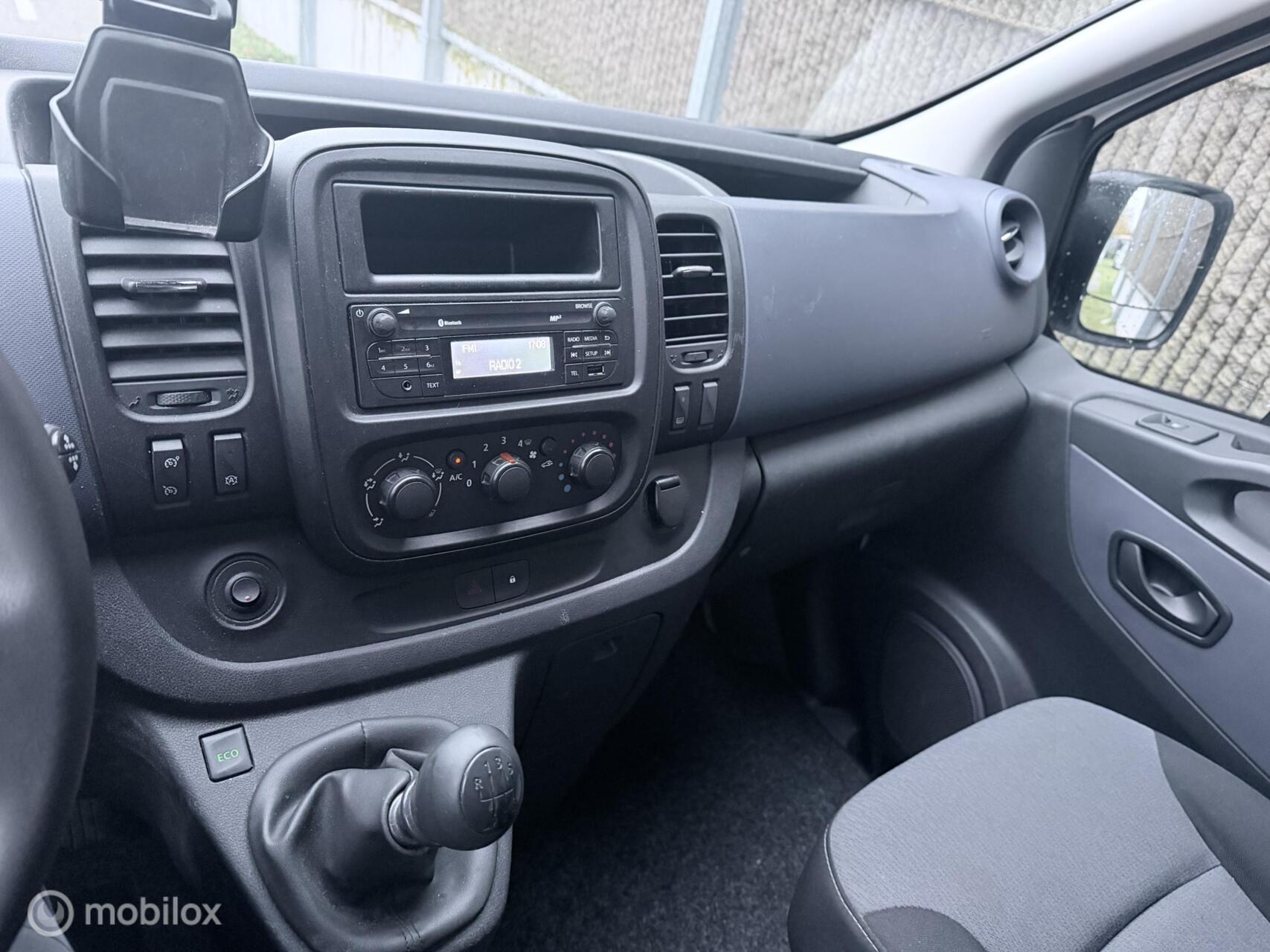 Foto van Opel Vivaro-b