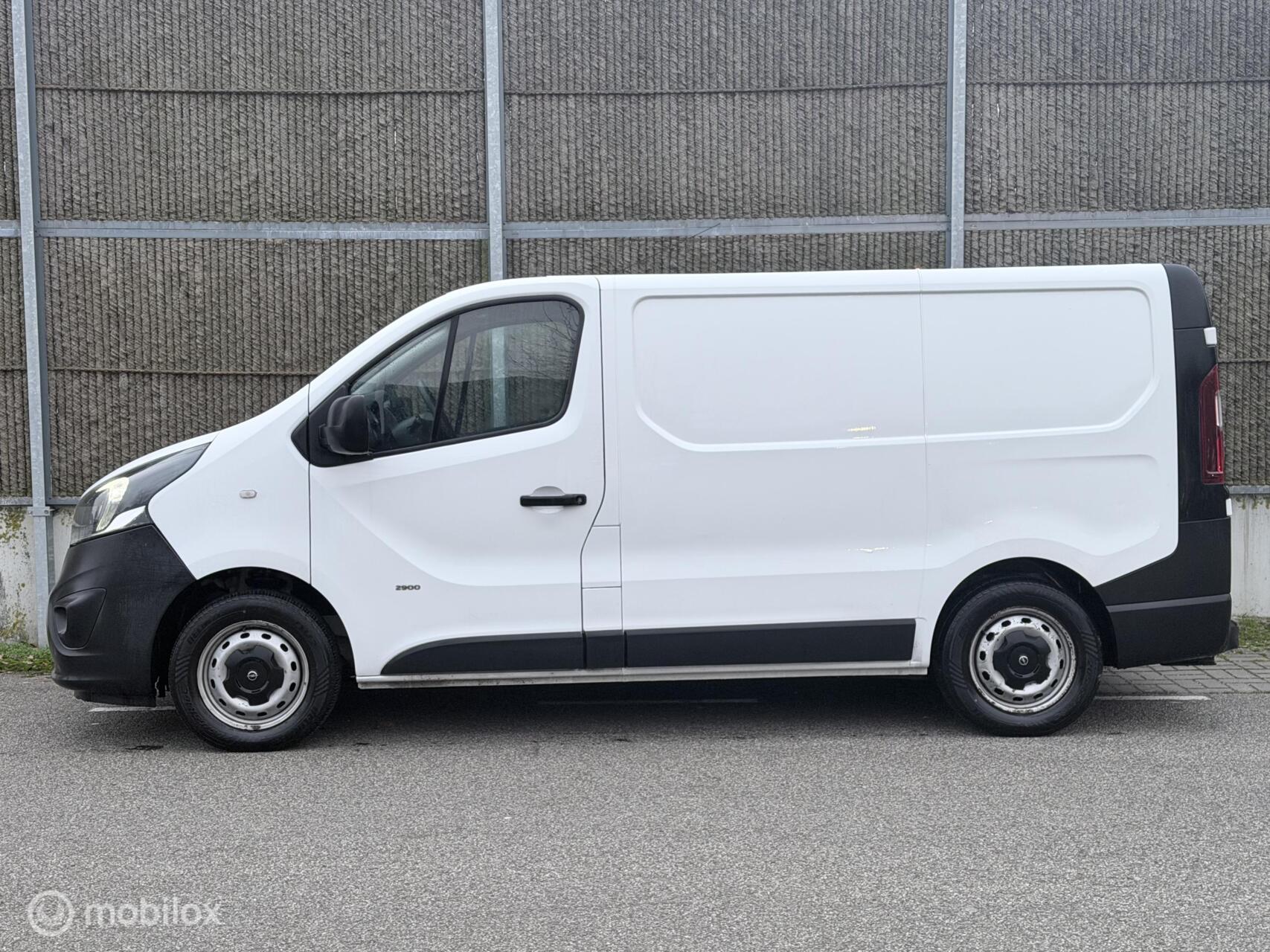 Foto van Opel Vivaro-b