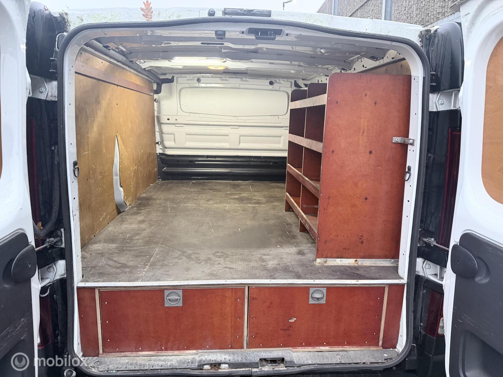 Foto van Opel Vivaro-b