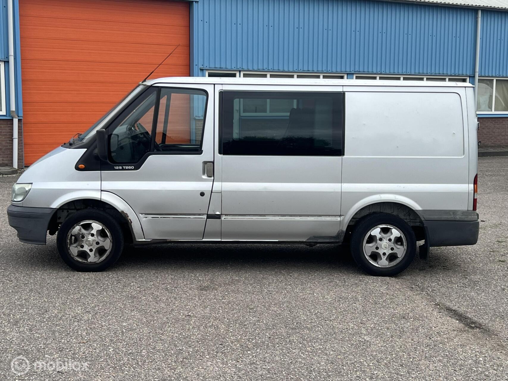 Foto van Ford Transit 260s FD DC 125 LR 4,23