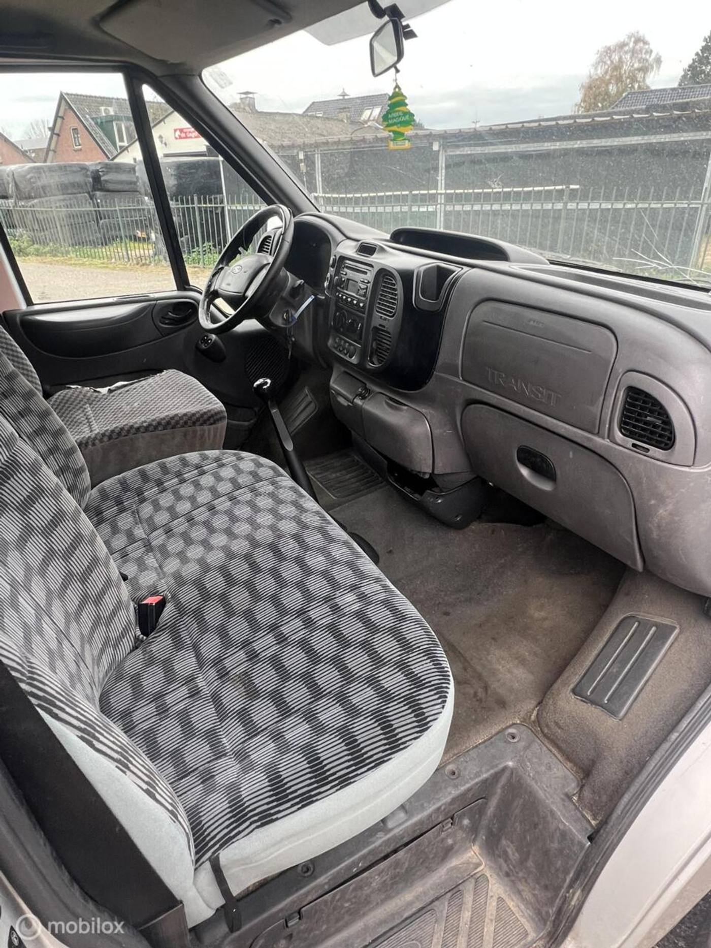 Foto van Ford Transit 260s FD DC 125 LR 4,23
