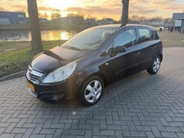 Opel Corsa 1.2-16V Essentia 2007 - voorkant