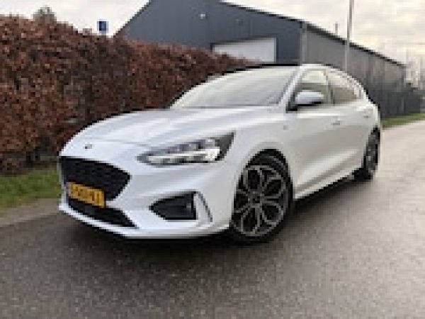 Ford Focus 1.5 EcoBoost Vignale 2019 - voorkant